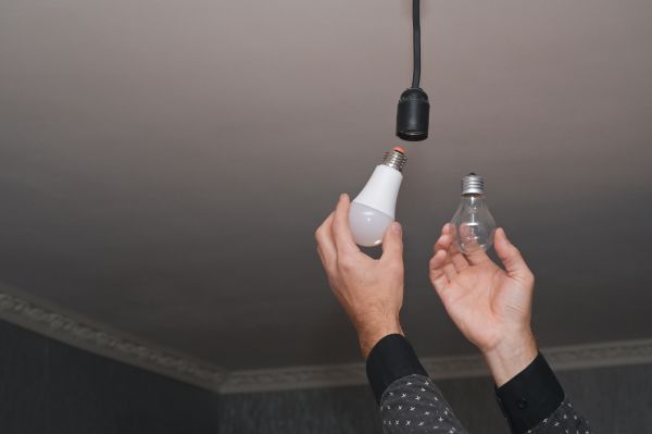 Light Bulbs Replacement in Hendersonville