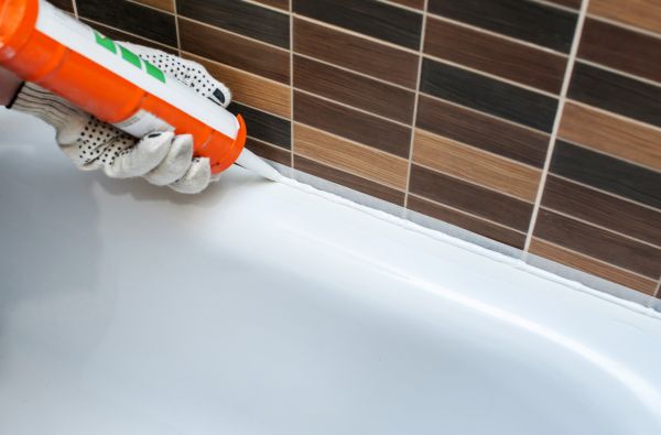 Bathtub Sealing in Hendersonville